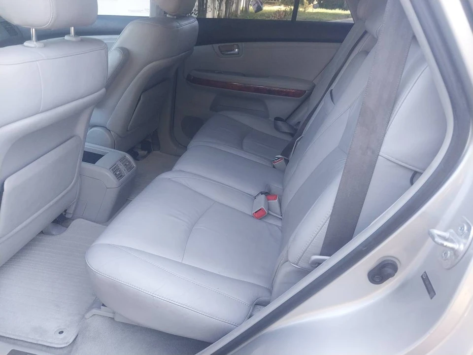 2005 Lexus RX 2nd Gen - Image 11 of 14