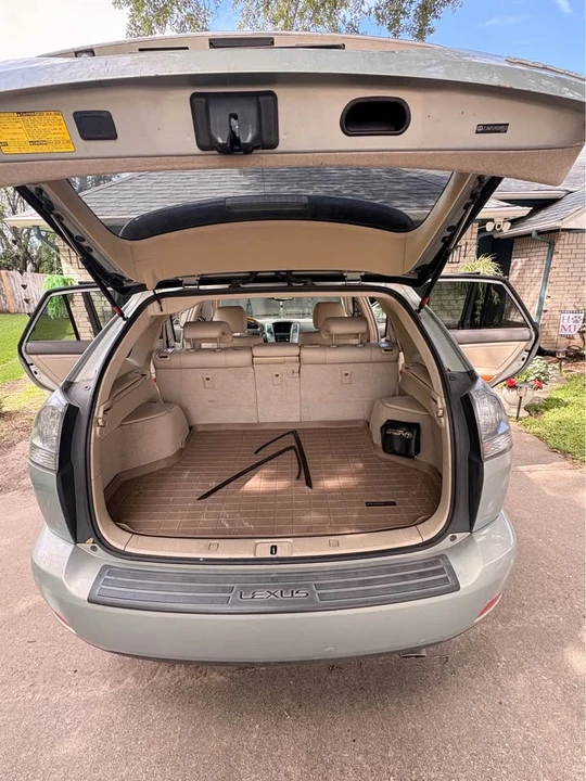 2005 Lexus RX 2nd Gen - Image 5 of 8
