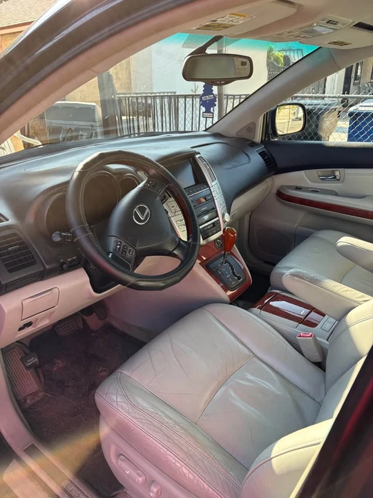 2005 Lexus RX 2nd Gen - Image 2 of 5