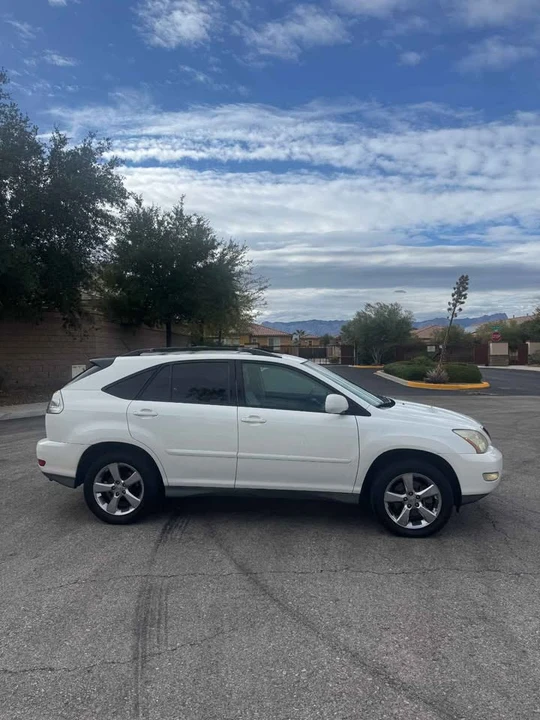 2005 Lexus RX 2nd Gen - Image 2 of 2
