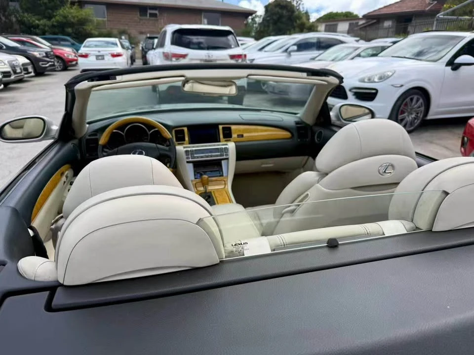 2005 Lexus SC430 - Image 9 of 10