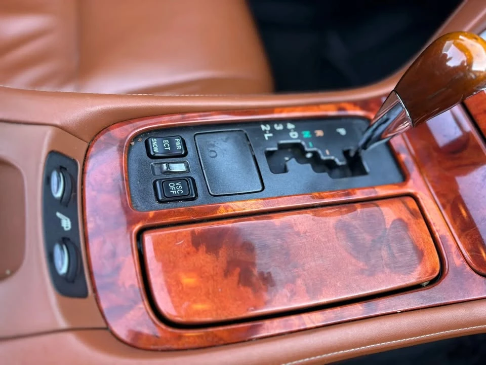 2005 Lexus SC430 - Image 19 of 20