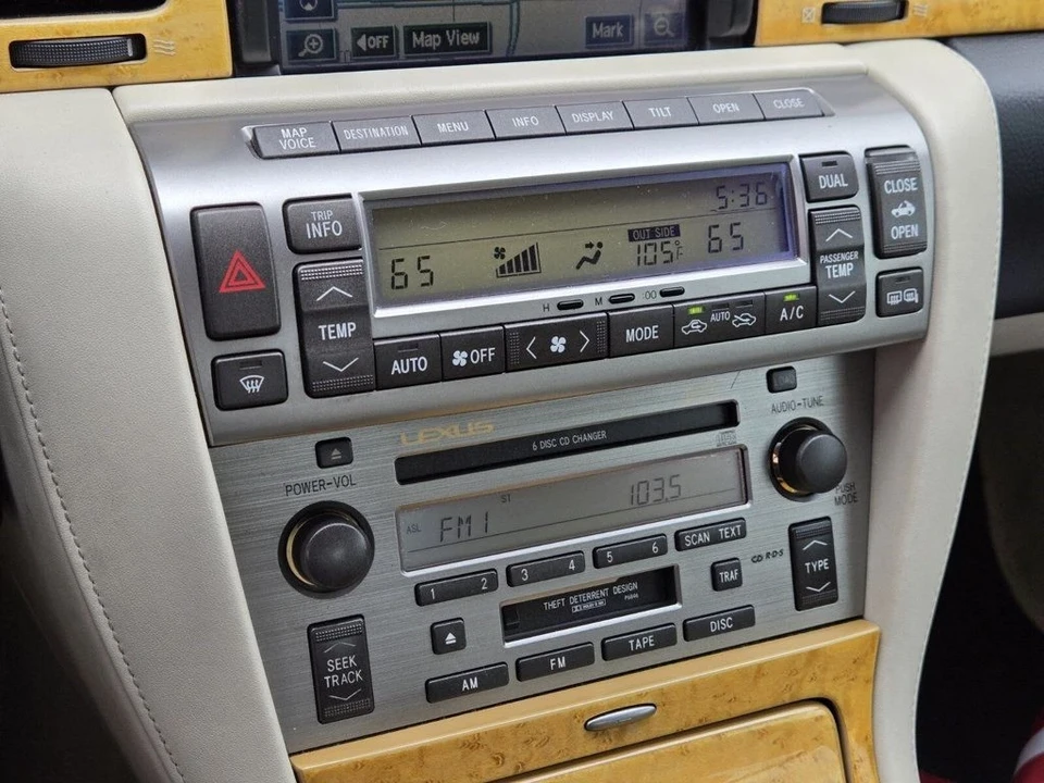 2005 Lexus SC430 - Image 18 of 19