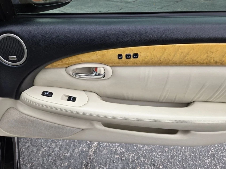 2005 Lexus SC430 - Image 13 of 19