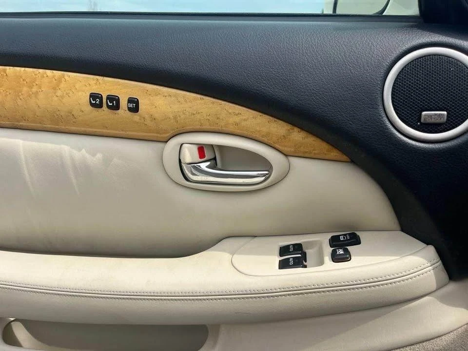 2005 Lexus SC430 - Image 9 of 9
