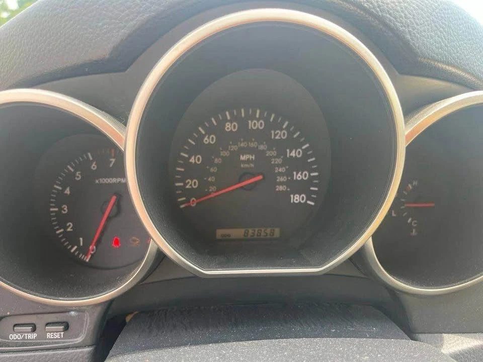 2005 Lexus SC430 - Image 4 of 9