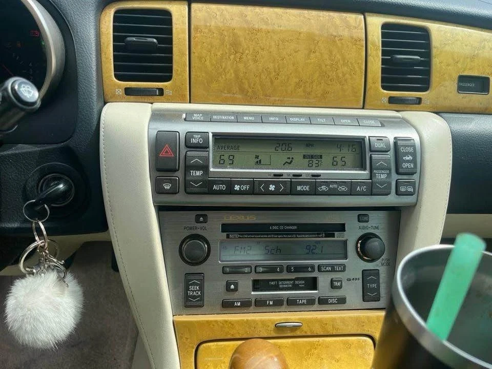 2005 Lexus SC430 - Image 8 of 9