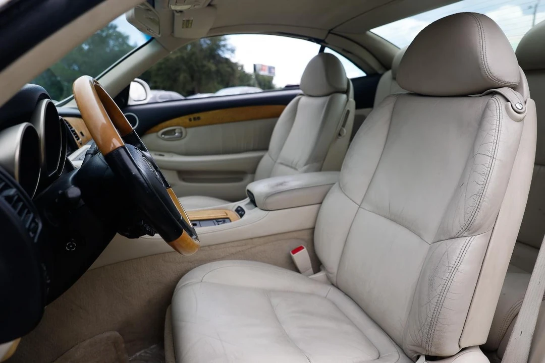 2005 Lexus SC430 - Image 6 of 31