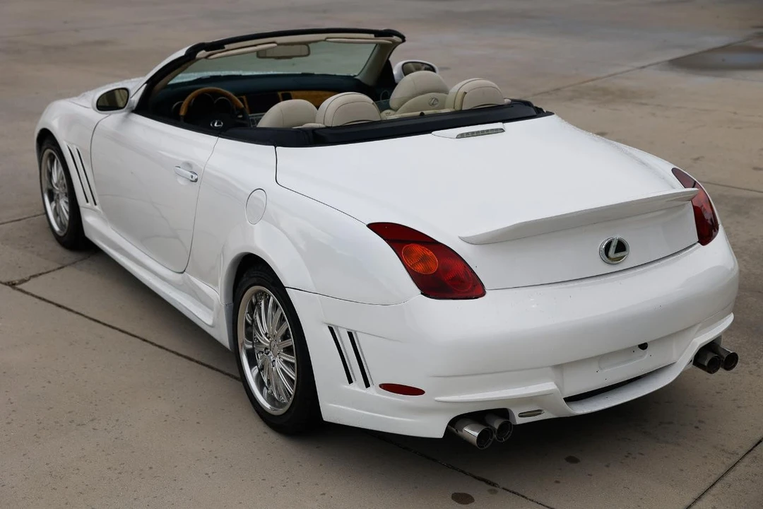 2005 Lexus SC430 - Image 5 of 31