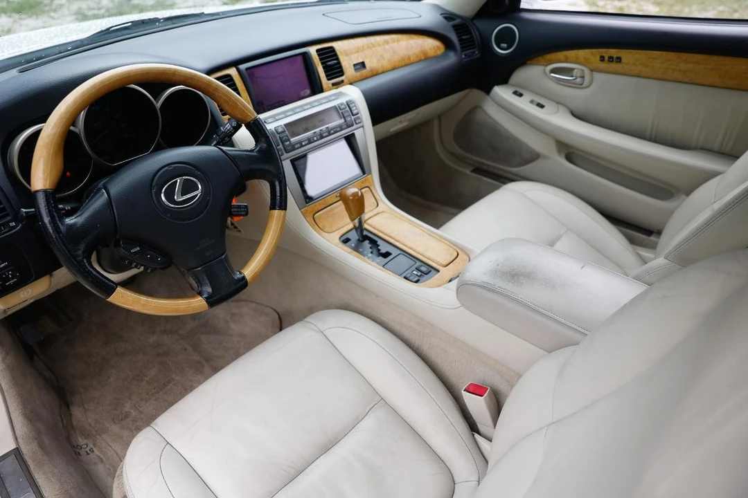 2005 Lexus SC430 - Image 4 of 31