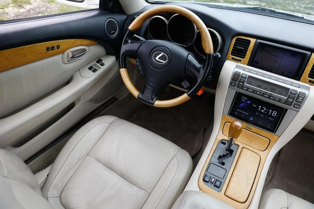 2005 Lexus SC430 - Image 21 of 31