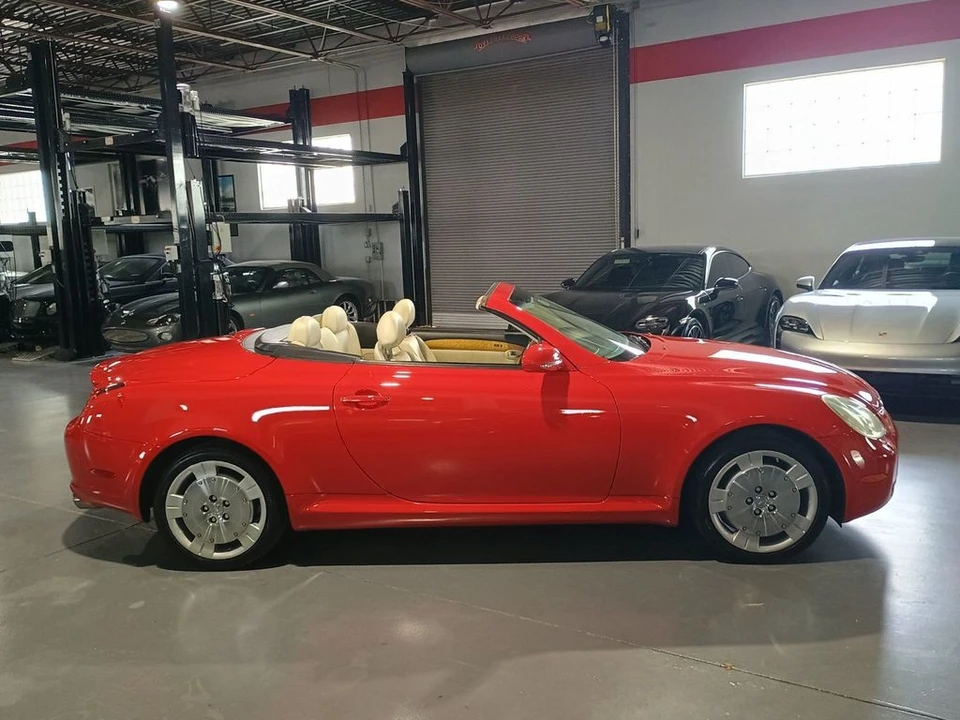 2005 Lexus SC430 - Image 10 of 12