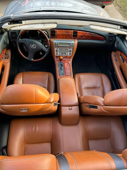2005 Lexus SC430 - Image 17 of 20