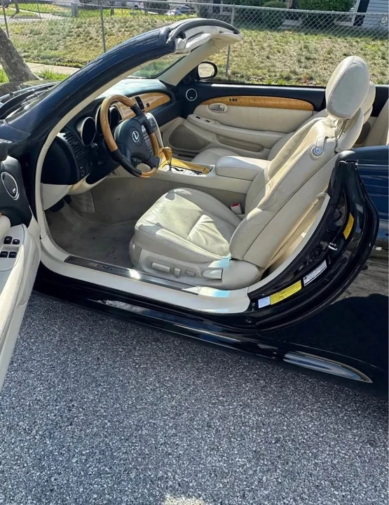 2005 Lexus SC430 - Image 6 of 9