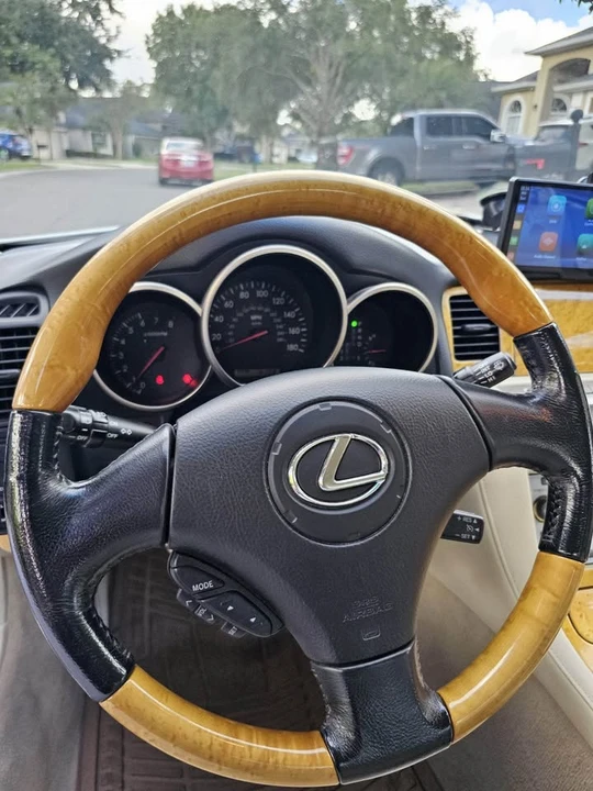 2005 Lexus SC430 - Image 11 of 15