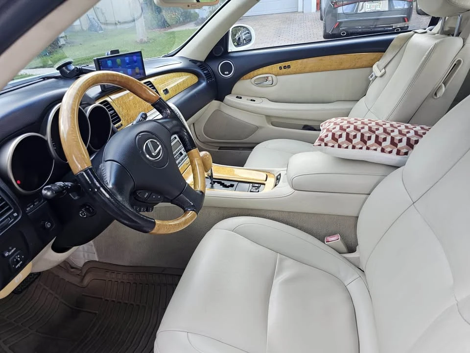 2005 Lexus SC430 - Image 9 of 15