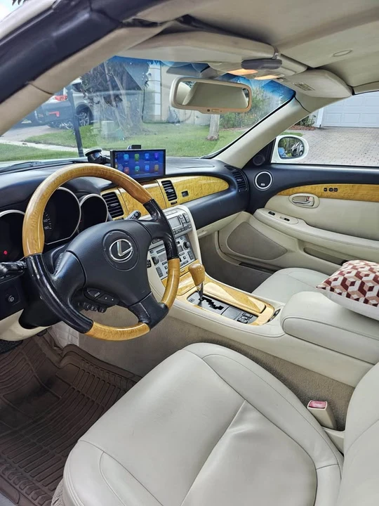 2005 Lexus SC430 - Image 4 of 15