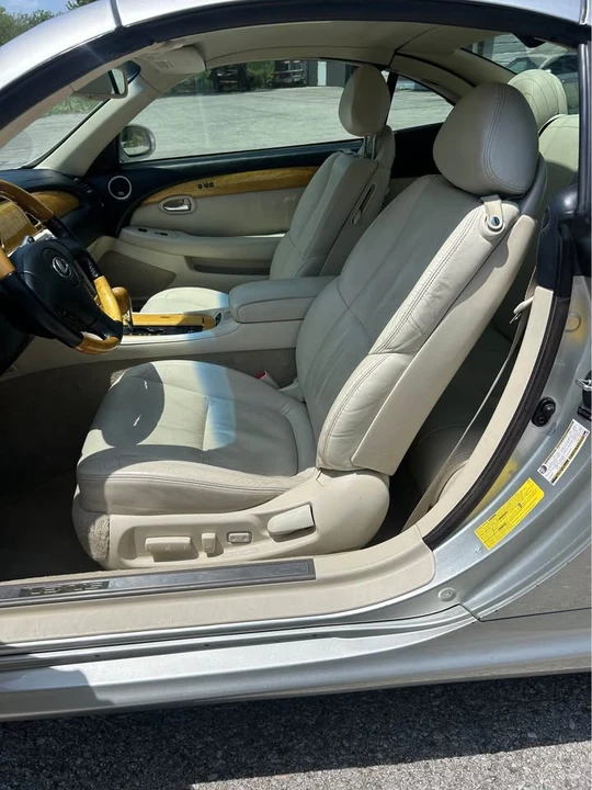 2005 Lexus SC430 - Image 11 of 13