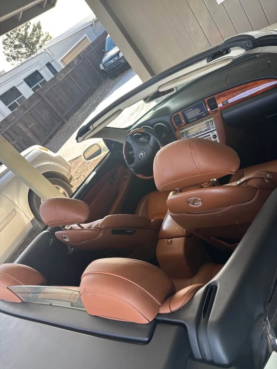 2005 Lexus SC430 - Image 2 of 5