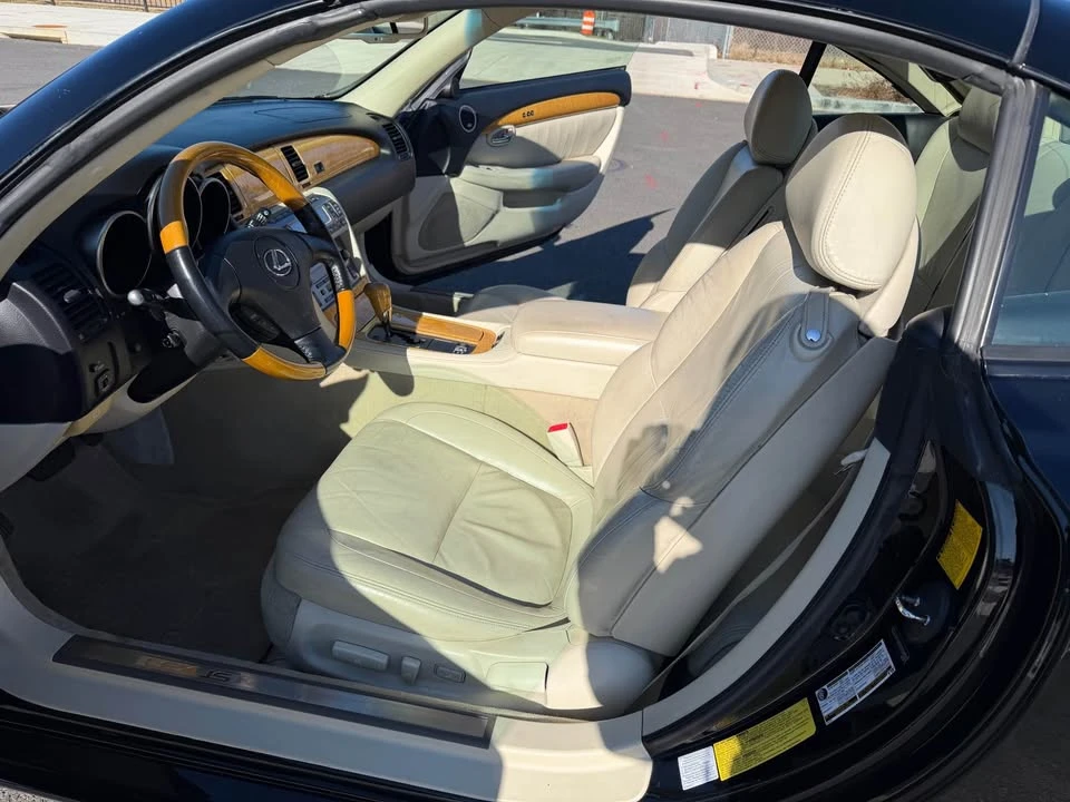 2005 Lexus SC430 - Image 11 of 15