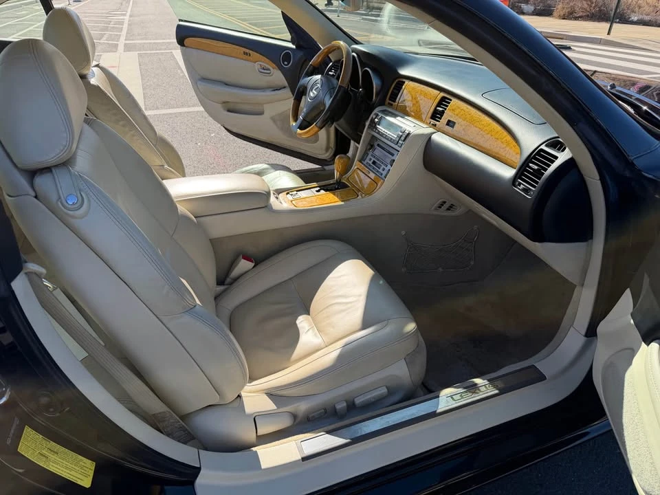 2005 Lexus SC430 - Image 12 of 15