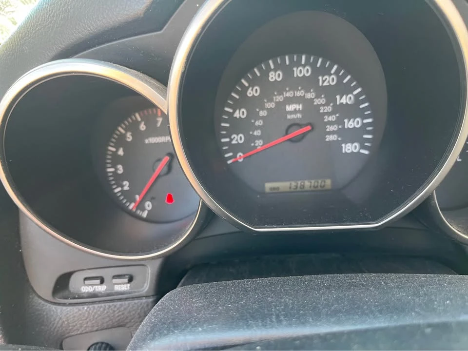 2005 Lexus SC430 - Image 4 of 17