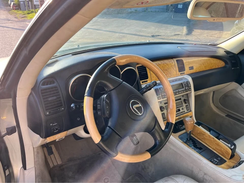 2005 Lexus SC430 - Image 10 of 17
