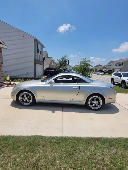 2005 Lexus SC430 - Image 3 of 10