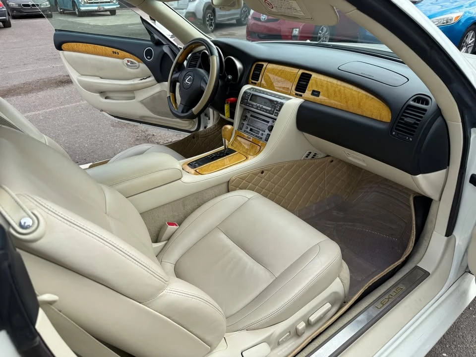 2005 Lexus SC430 - Image 17 of 20