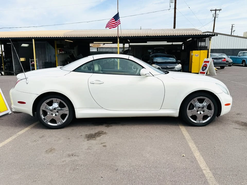 2005 Lexus SC430 - Image 2 of 20