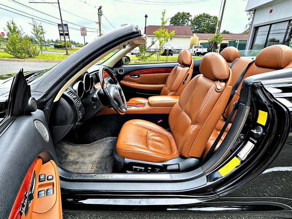 2005 Lexus SC430 - Image 13 of 20