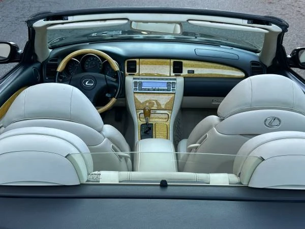 2005 Lexus SC430 - Image 11 of 21