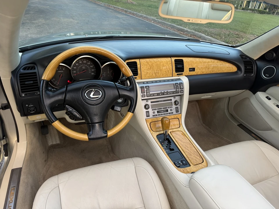 2005 Lexus SC430 - Image 14 of 31