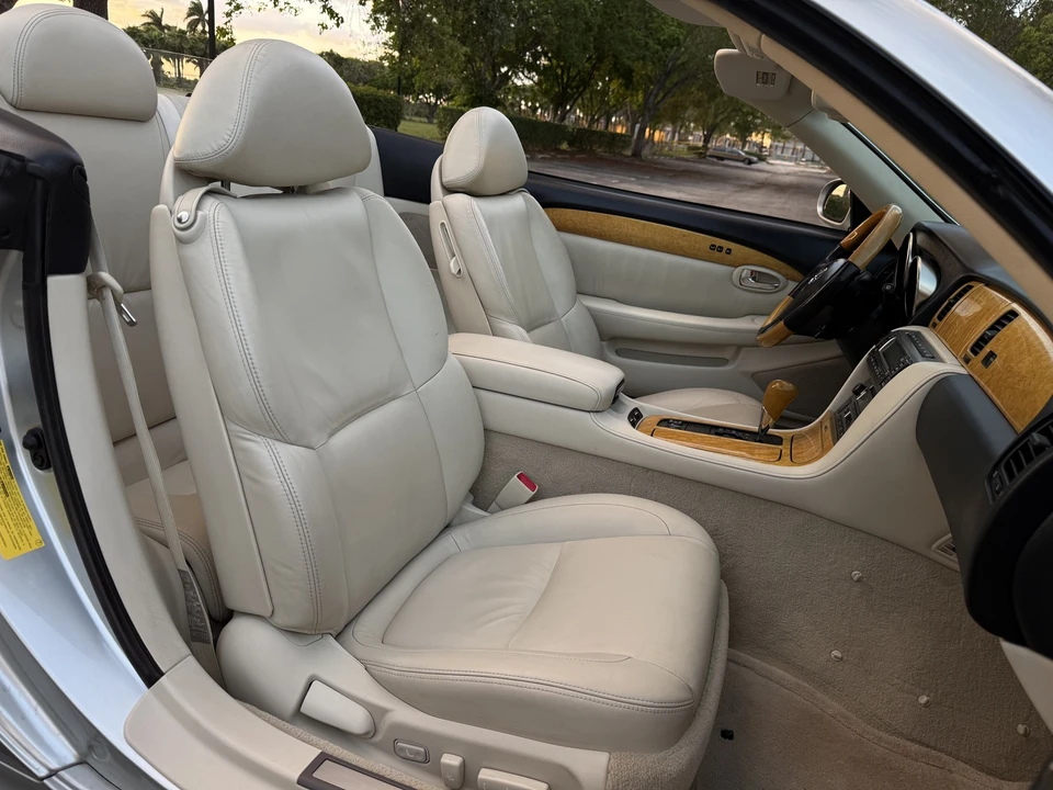 2005 Lexus SC430 - Image 15 of 31