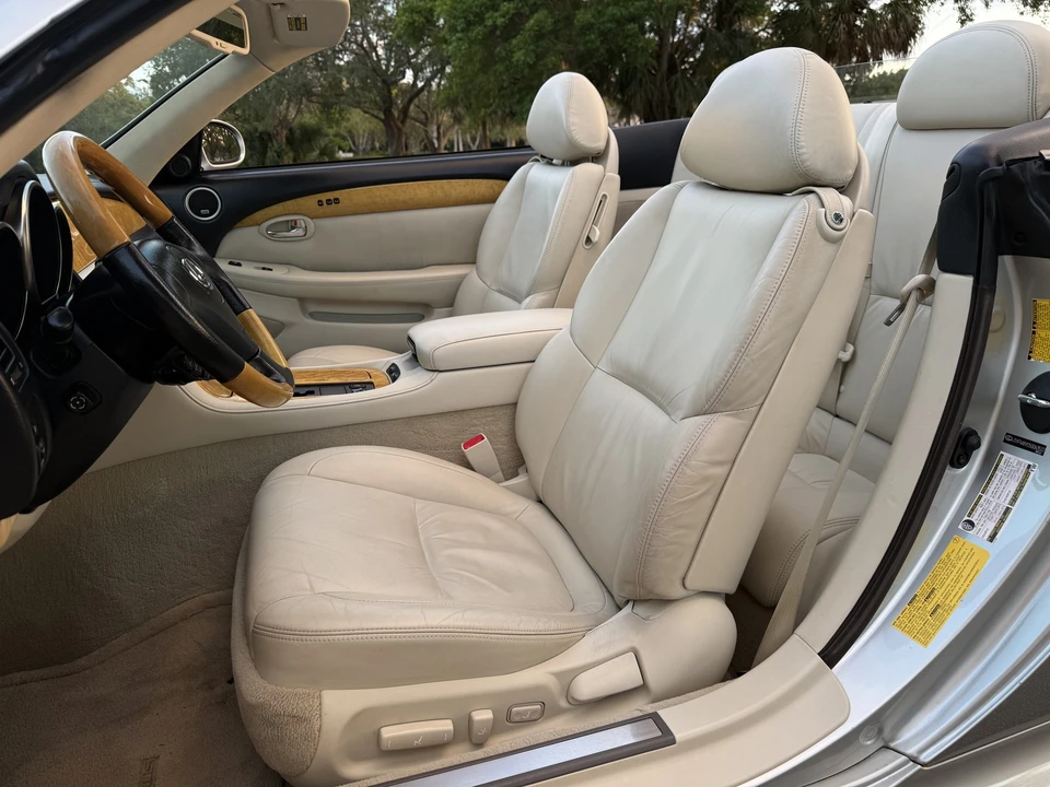 2005 Lexus SC430 - Image 13 of 31
