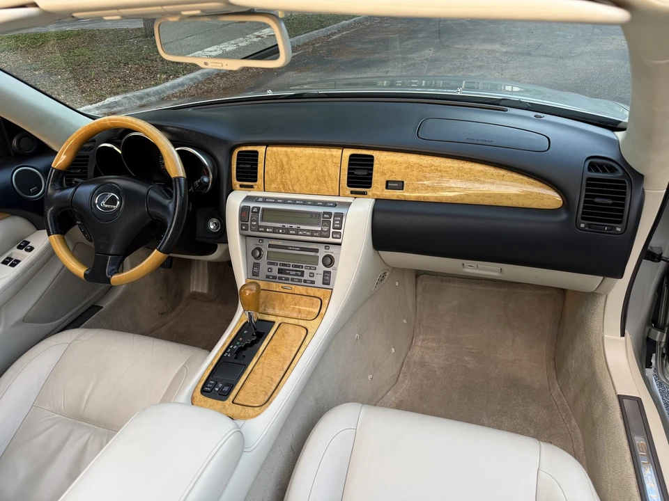 2005 Lexus SC430 - Image 16 of 31