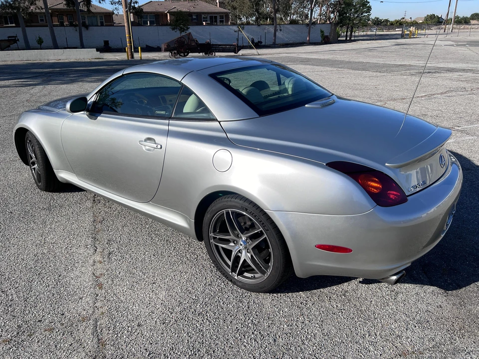 2005 Lexus SC430 - Image 19 of 31