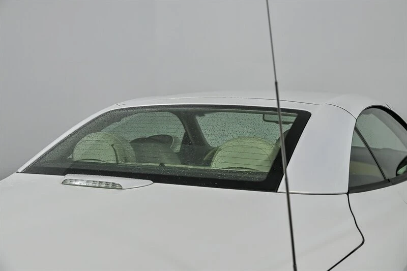 2005 Lexus SC430 - Image 16 of 21