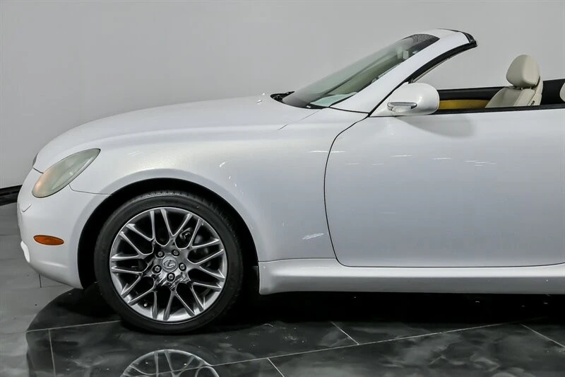 2005 Lexus SC430 - Image 6 of 21