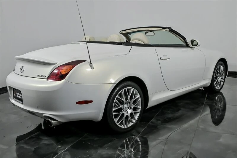 2005 Lexus SC430 - Image 10 of 21