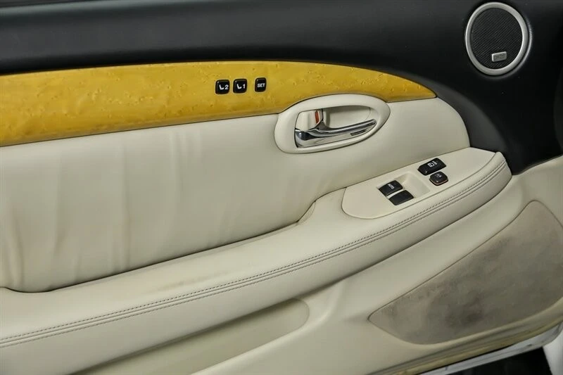 2005 Lexus SC430 - Image 19 of 21