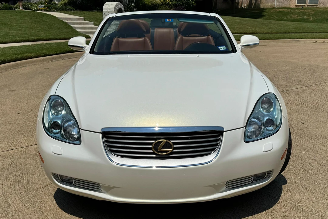 2005 Lexus SC430 - Image 2 of 31