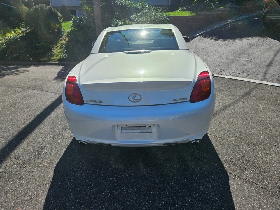 2005 Lexus SC430 - Image 2 of 11