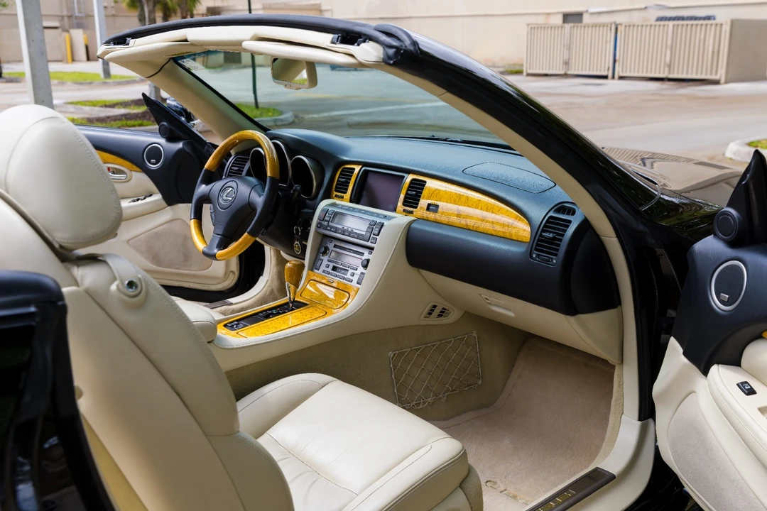 2005 Lexus SC430 - Image 30 of 31