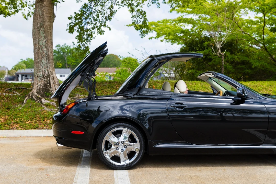 2005 Lexus SC430 - Image 9 of 31