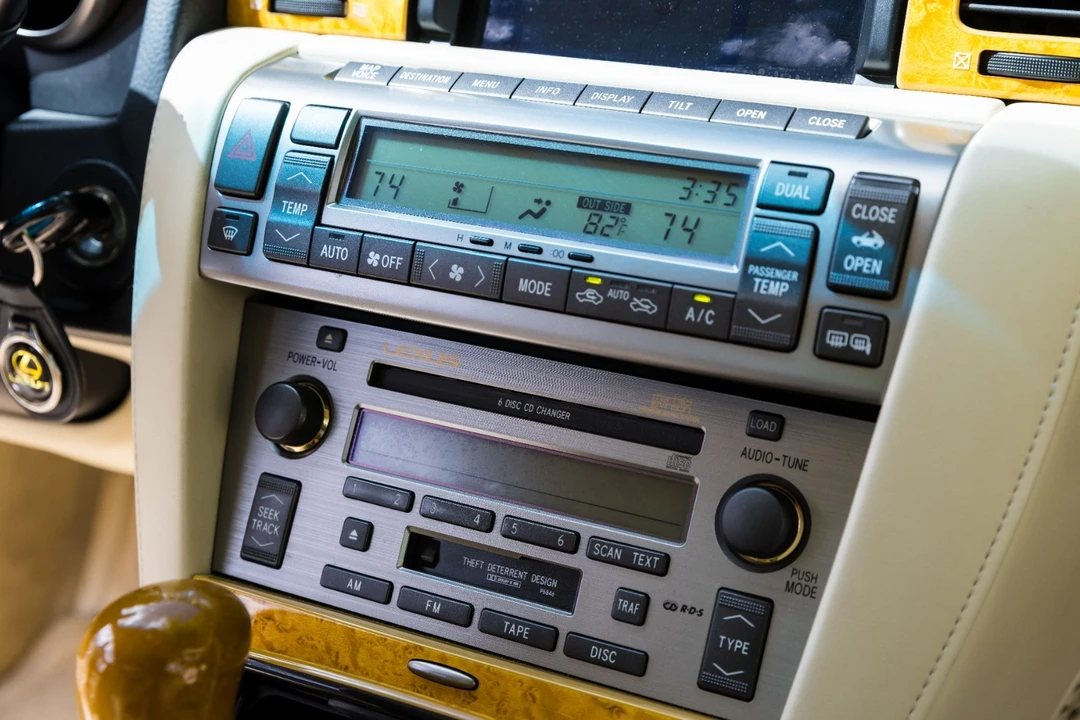 2005 Lexus SC430 - Image 31 of 31