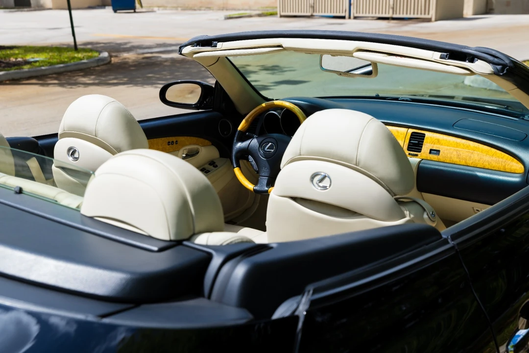 2005 Lexus SC430 - Image 27 of 31