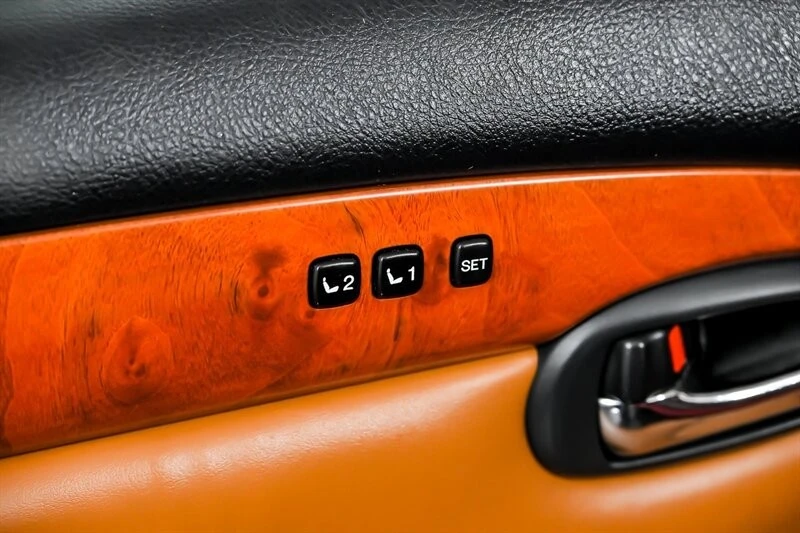 2005 Lexus SC430 - Image 16 of 31