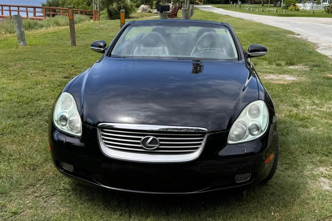 2005 Lexus SC430 - Image 2 of 31