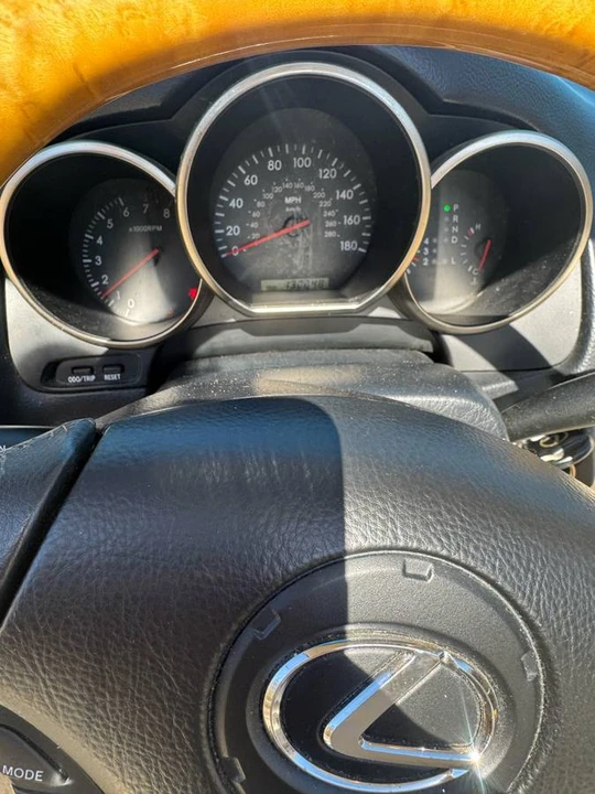 2005 Lexus SC430 - Image 2 of 10